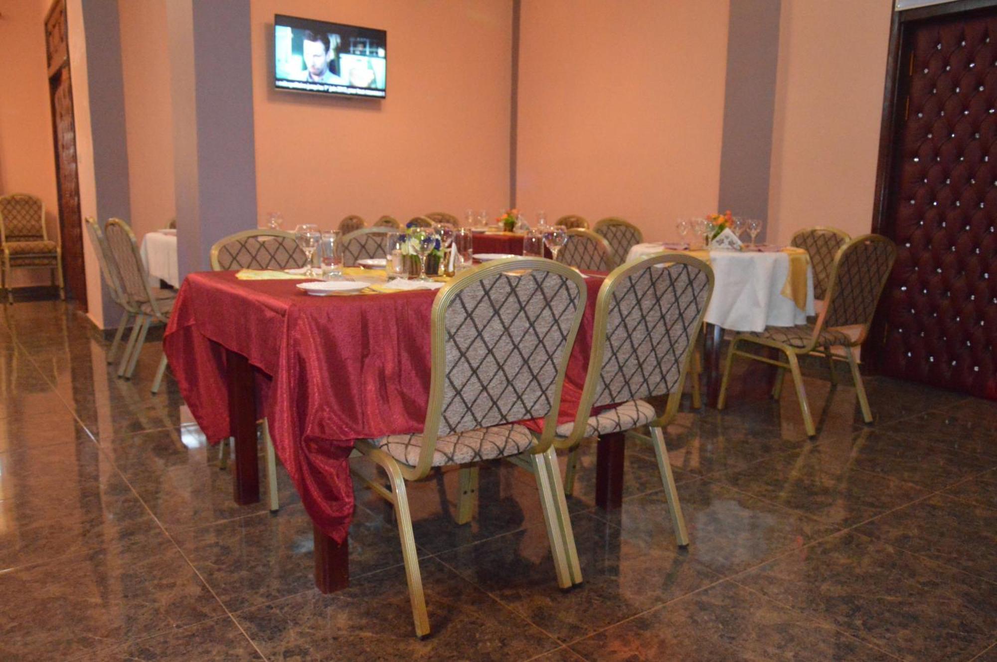 Nikita Hotel Yaoundé Exterior foto